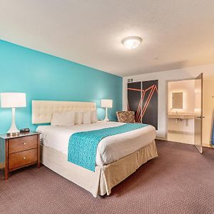 Queen Room Mobility accessible